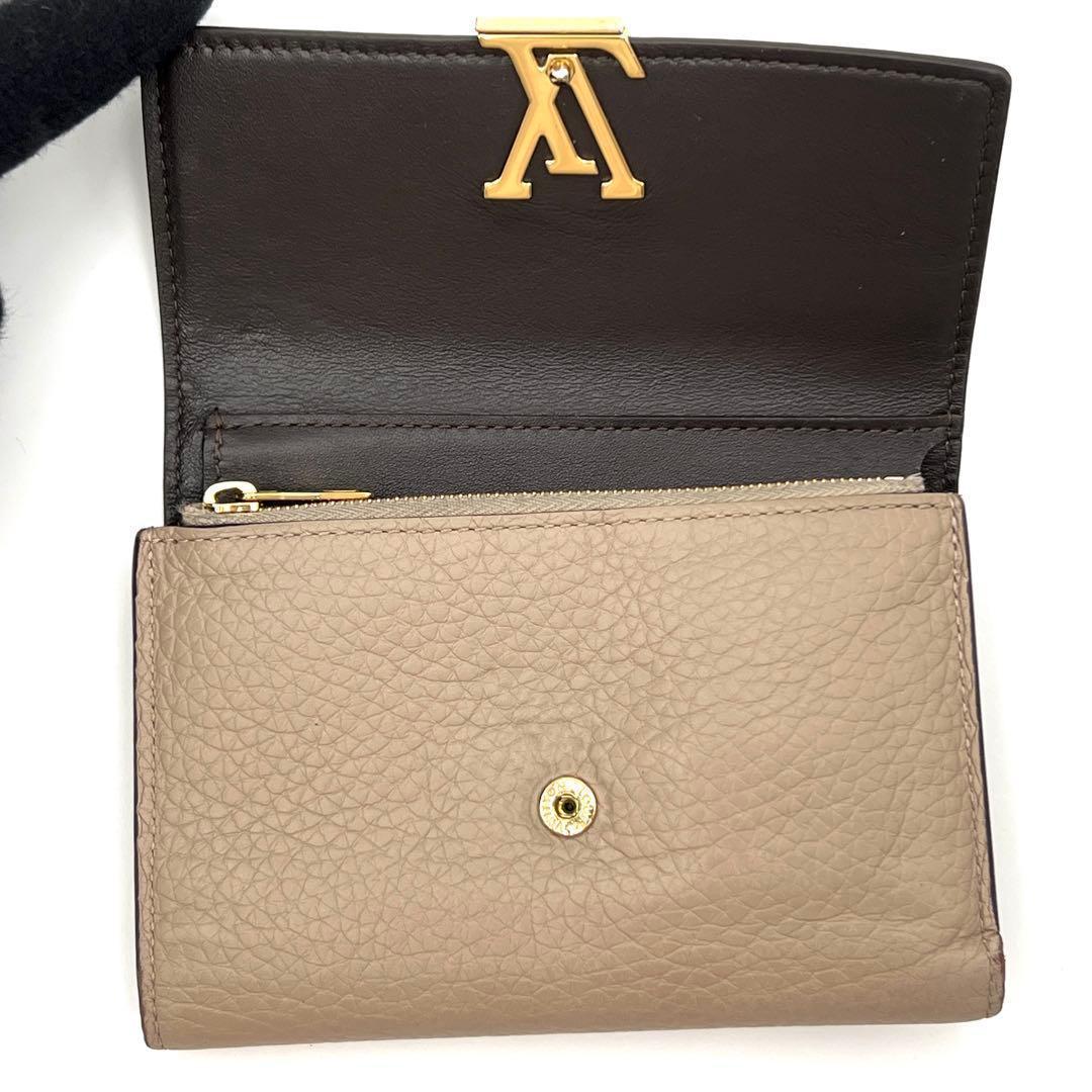 Louis Vuitton Capucines Compact Gale Trifold Wallet Beige Leather — view 3