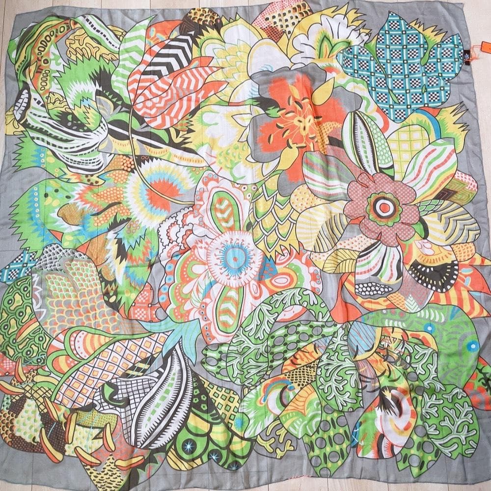Hermes Carre Geant 140 Fleurs Dindiennes Indian Flower Scarf — view 2