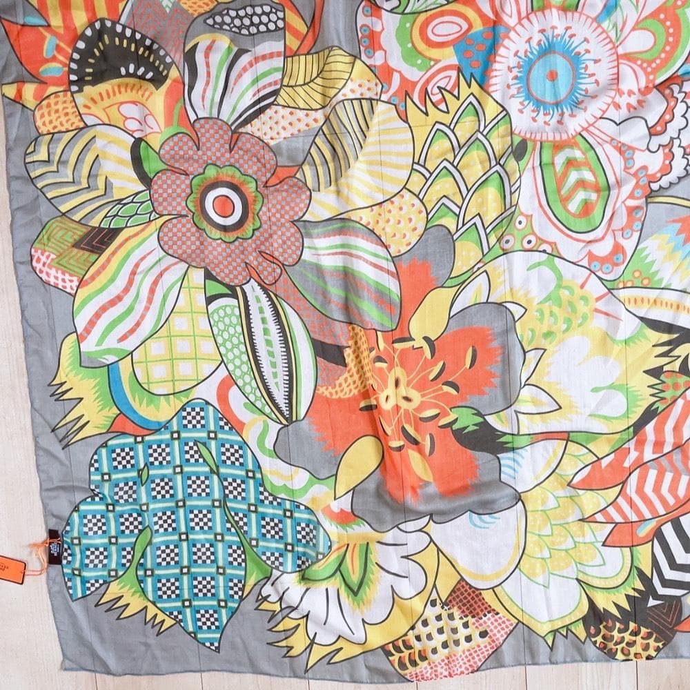 Hermes Carre Geant 140 Fleurs Dindiennes Indian Flower Scarf — view 4
