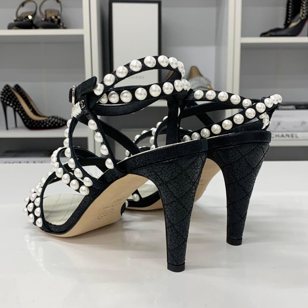 Chanel Leather CC Logo Pearl Quilted Strap Sandals Black — view 5