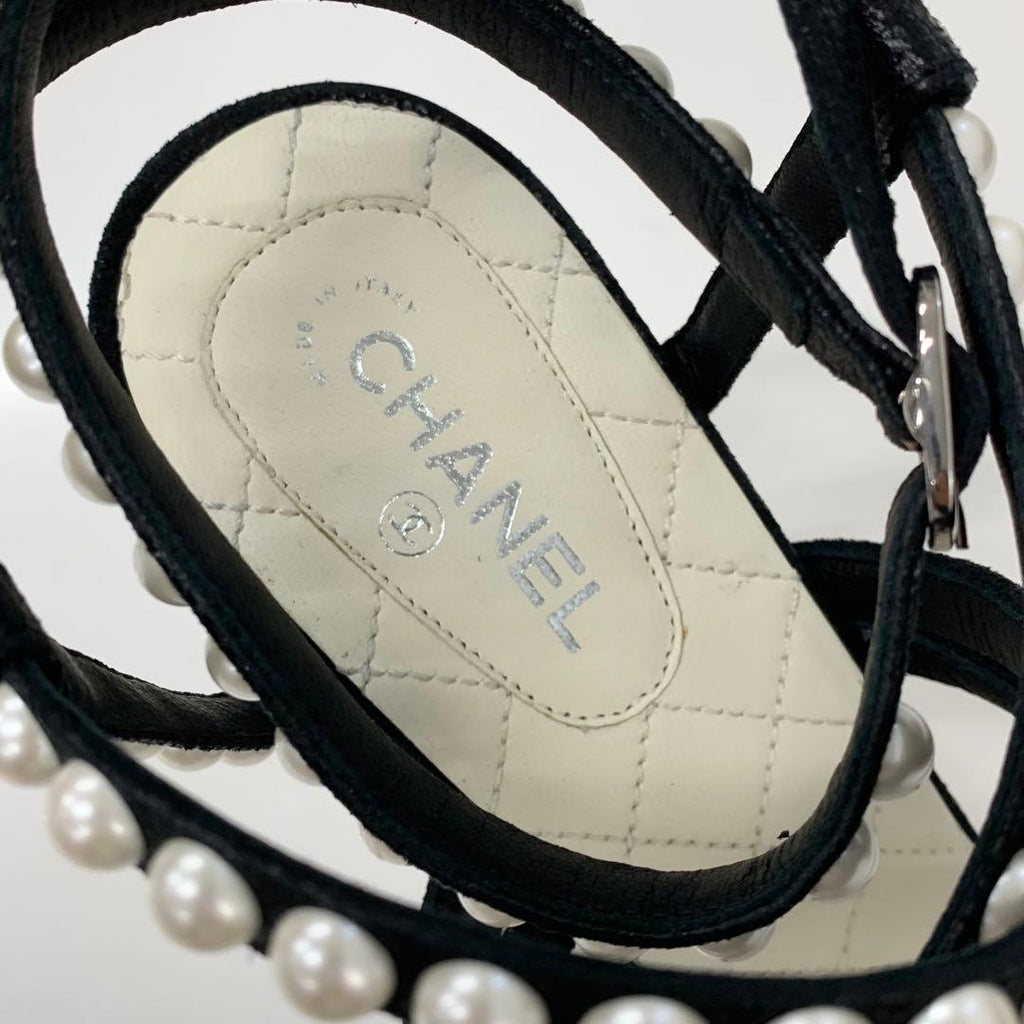 Chanel Leather CC Logo Pearl Quilted Strap Sandals Black — view 8