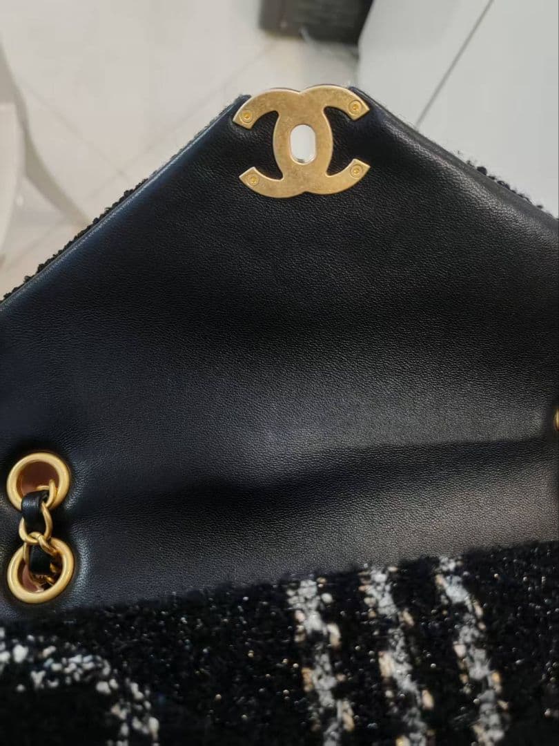 Chanel Tweed Classic Flap Chain Handbag — view 5