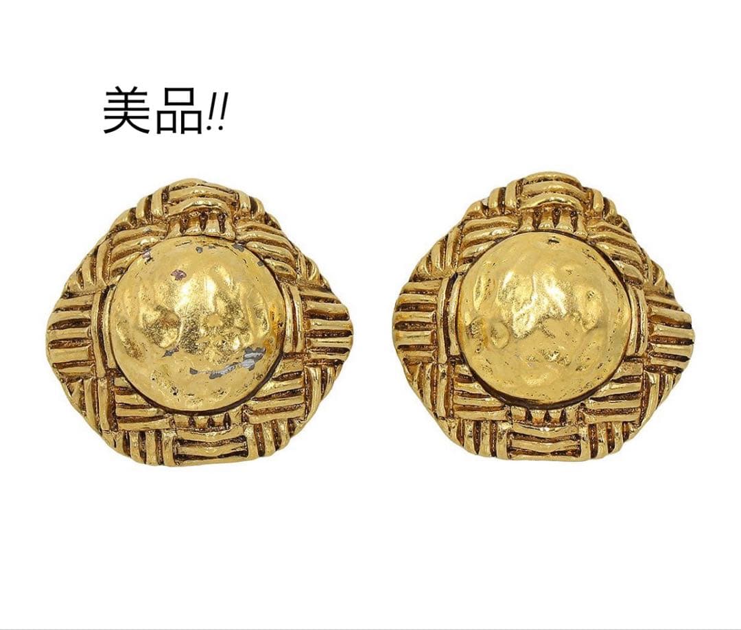 Chanel Diamond Earrings Gold