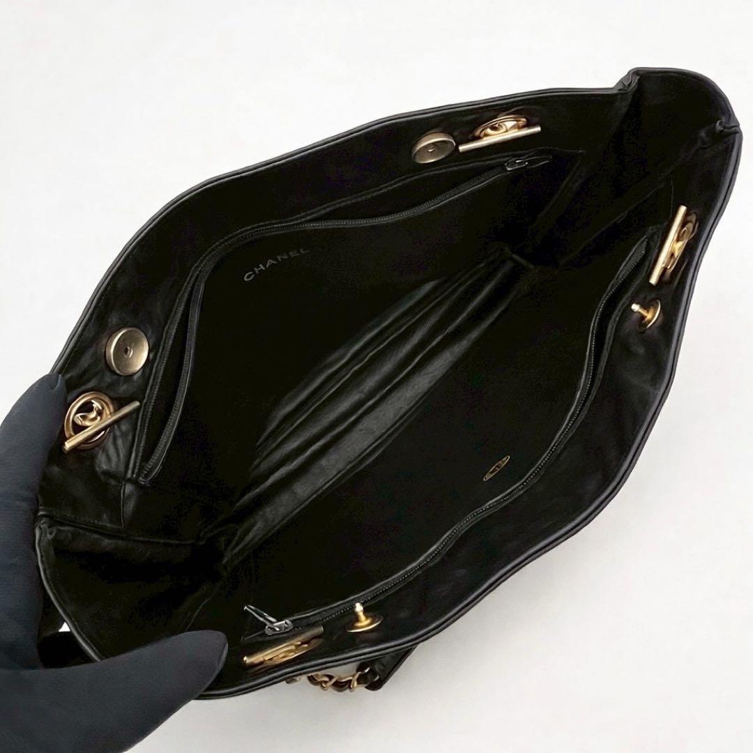 Chanel Quilted Lambskin Chain Shoulder Bag Black Gold