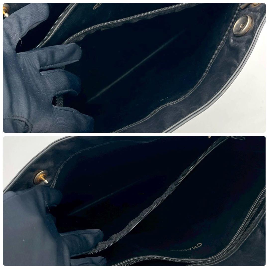 Chanel Quilted Lambskin Chain Shoulder Bag Black Gold