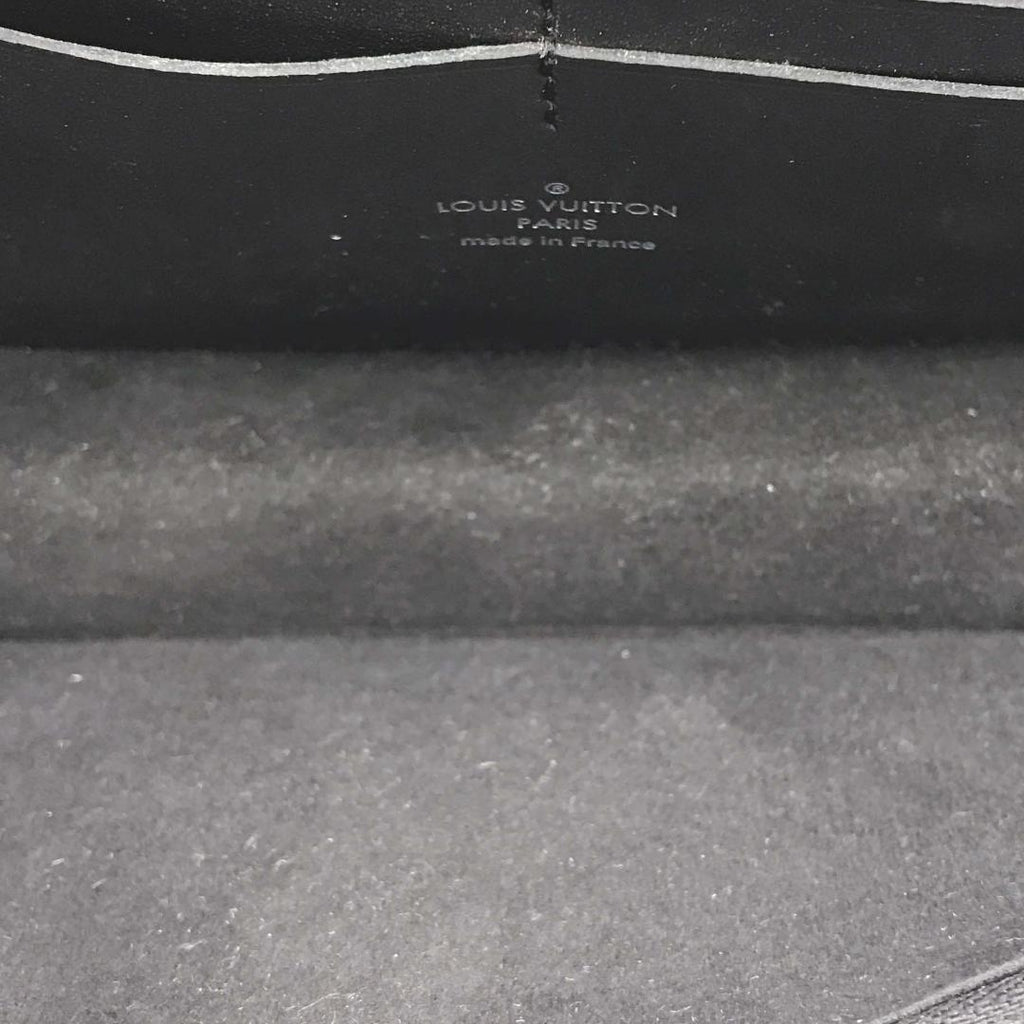 Louis Vuitton Monogram Giant Reverse Bum Bag Dauphine — view 8