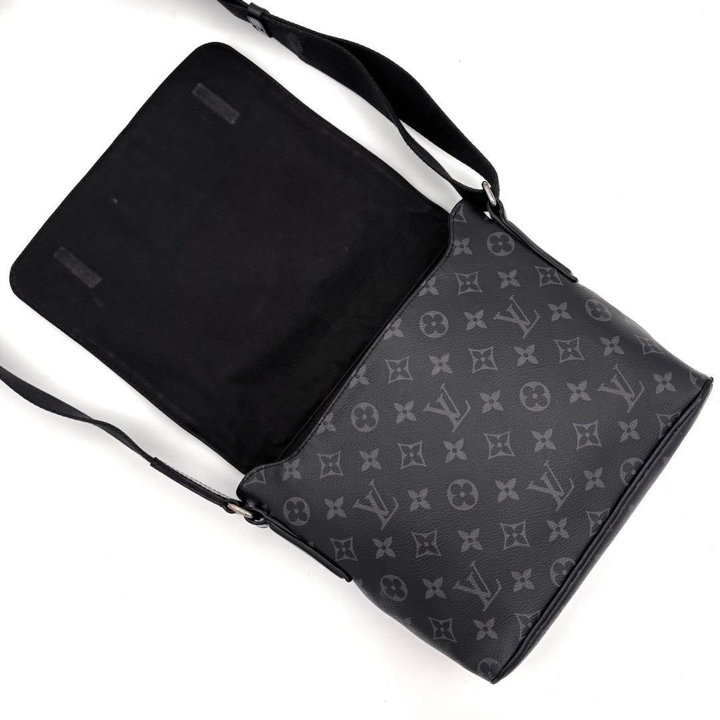 Louis Vuitton District PM Shoulder Bag Monogram Eclipse — view 5