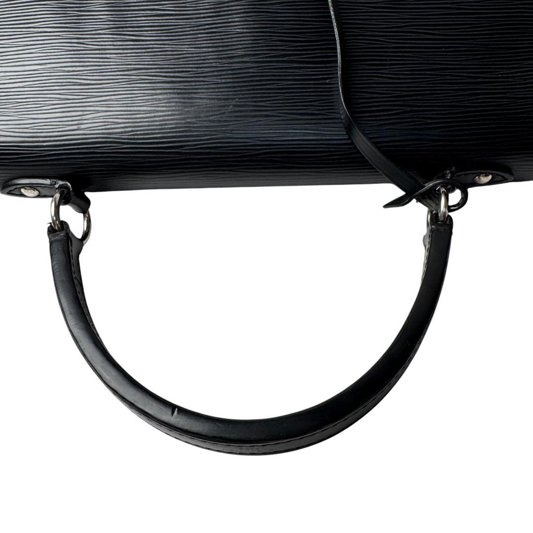 Louis Vuitton Epi Cluny BB Black Shoulder — view 7