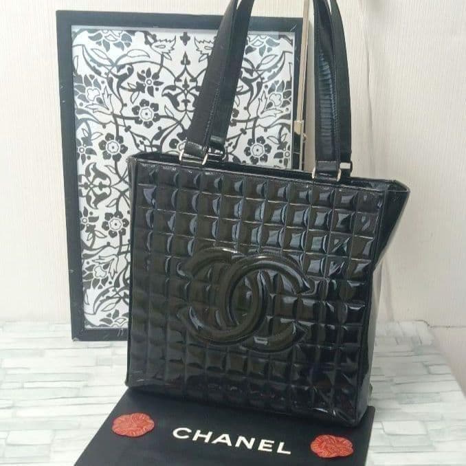 Chanel Choco Bar Tote Enamel Black CC Logo