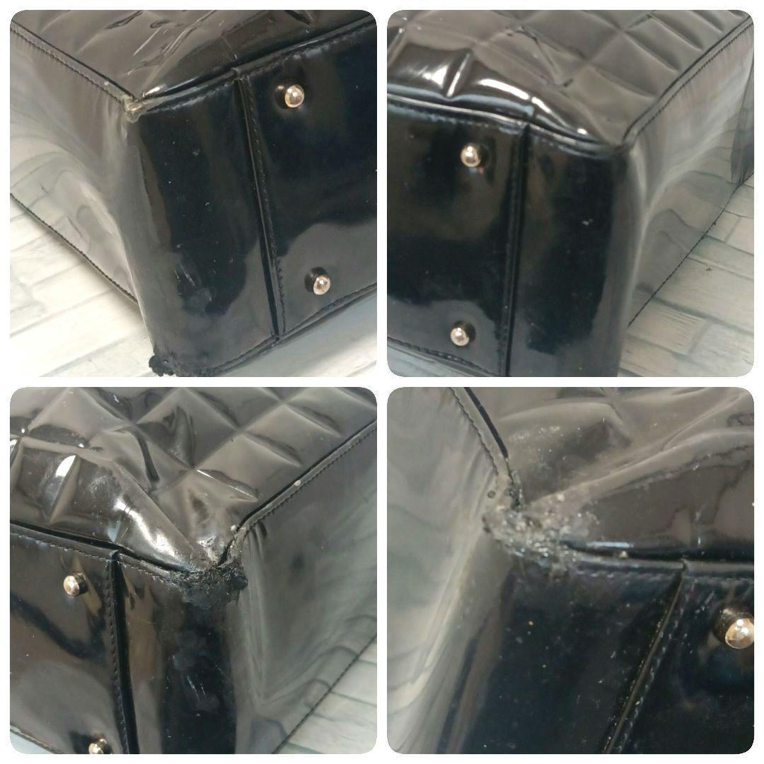Chanel Choco Bar Tote Enamel Black CC Logo — view 5