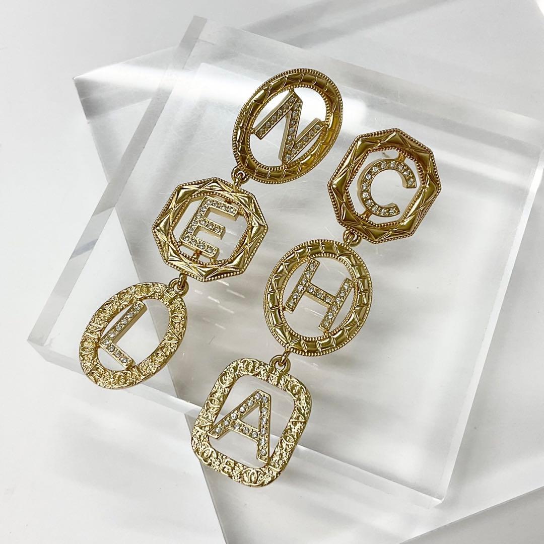 Chanel Earrings CC Logo Rhinestone Gold — view 2
