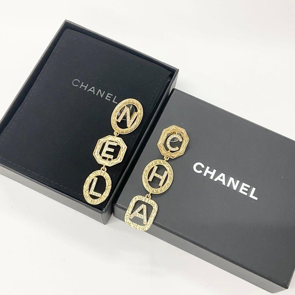 Chanel Earrings CC Logo Rhinestone Gold — view 9