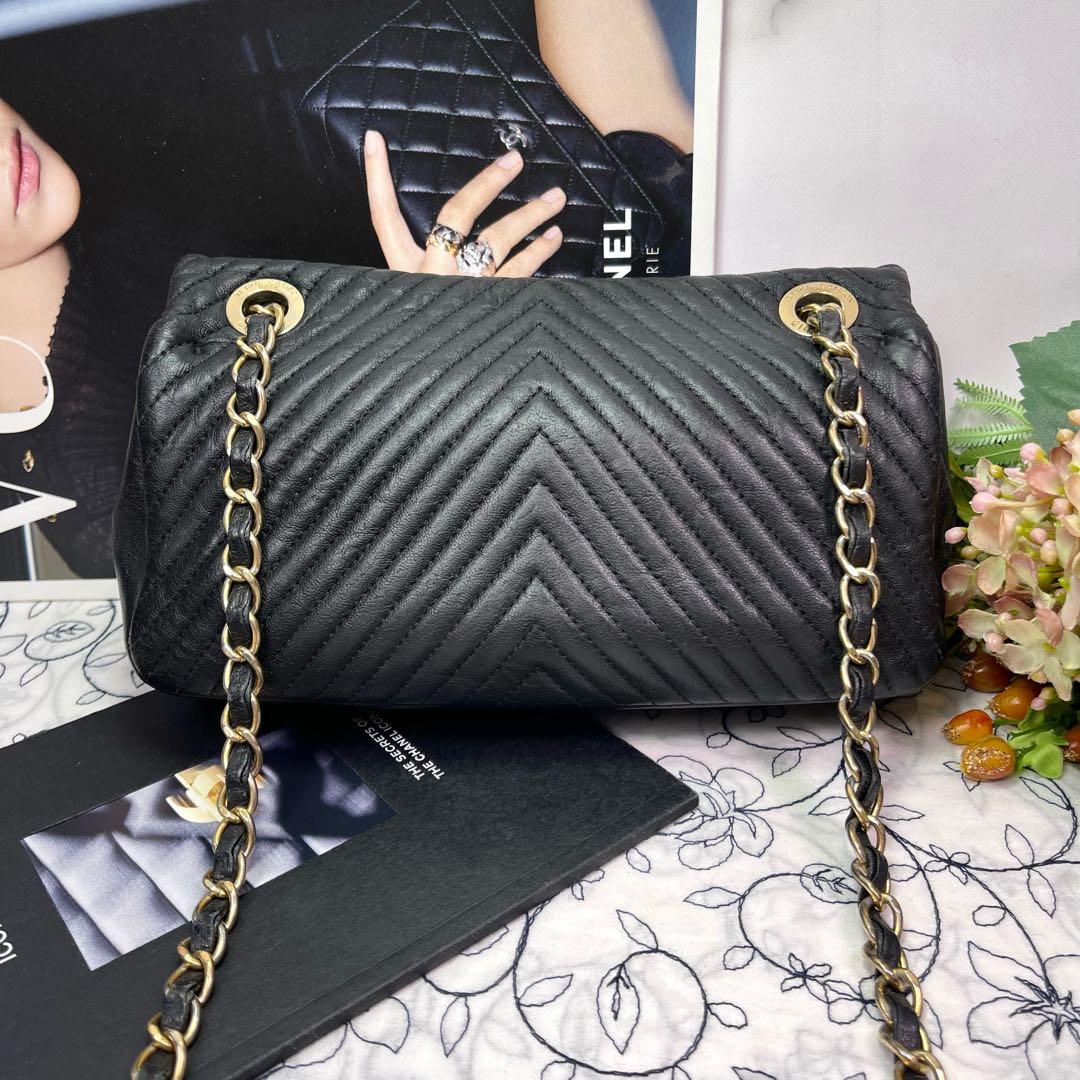 Chanel Blanc Double Flap Shoulder — view 3