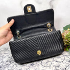 Chanel Blanc Double Flap Shoulder — view 9