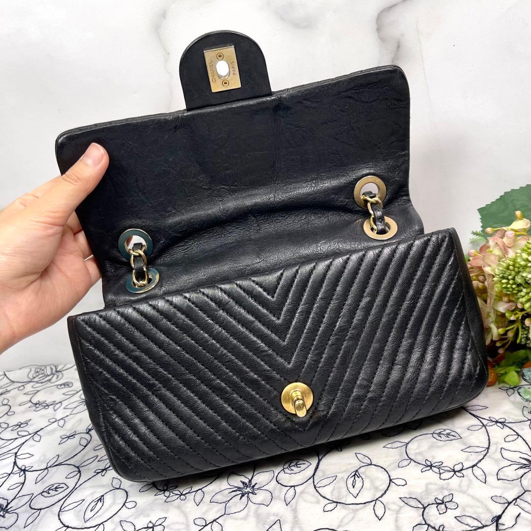 Chanel Blanc Double Flap Shoulder — view 9