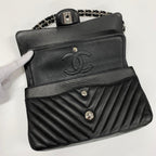 Chanel Chez Blanc CC Logo Stitch Turnlock Shoulder — view 6