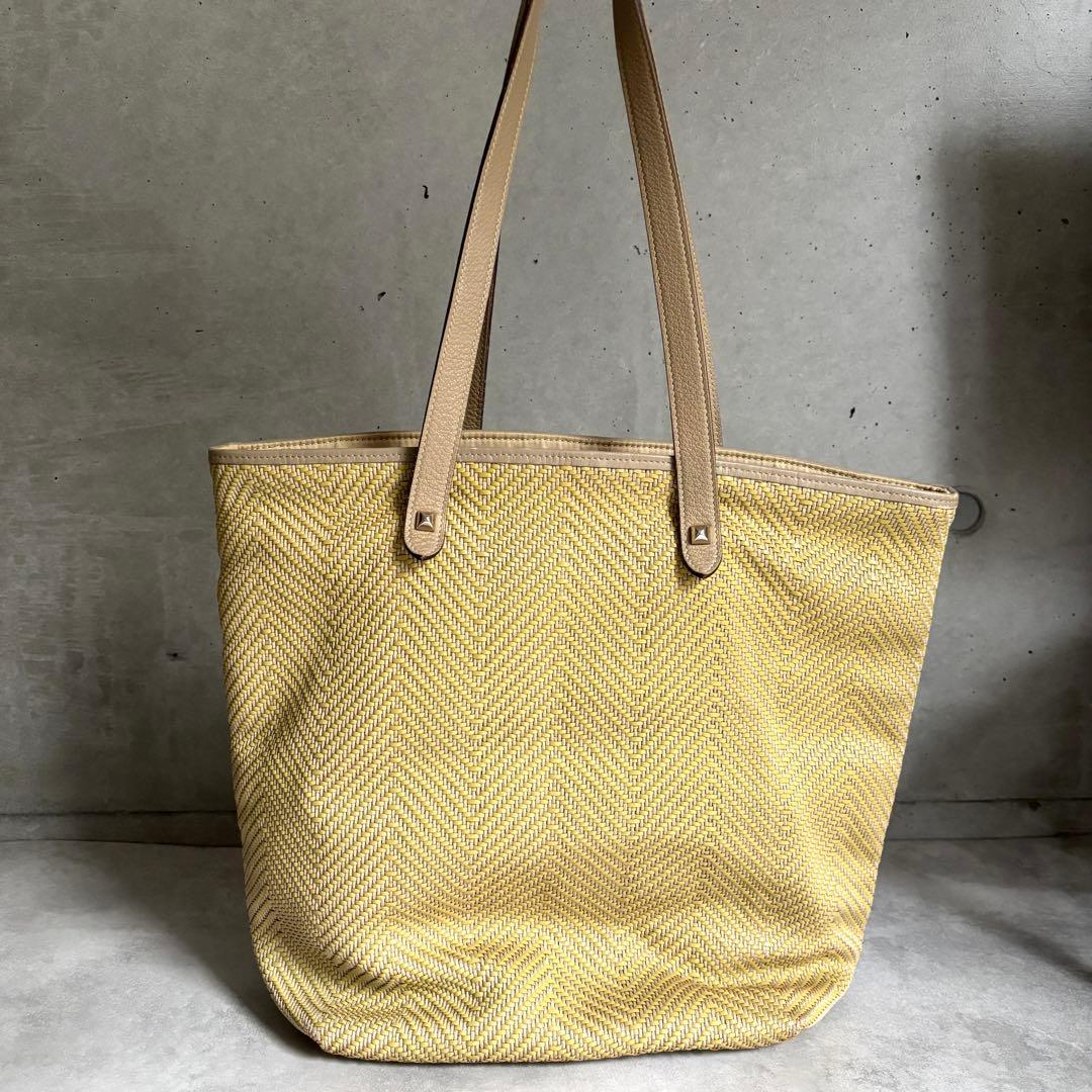 Hermes Chennai MM Tote Beige Shoulder Bag — view 2