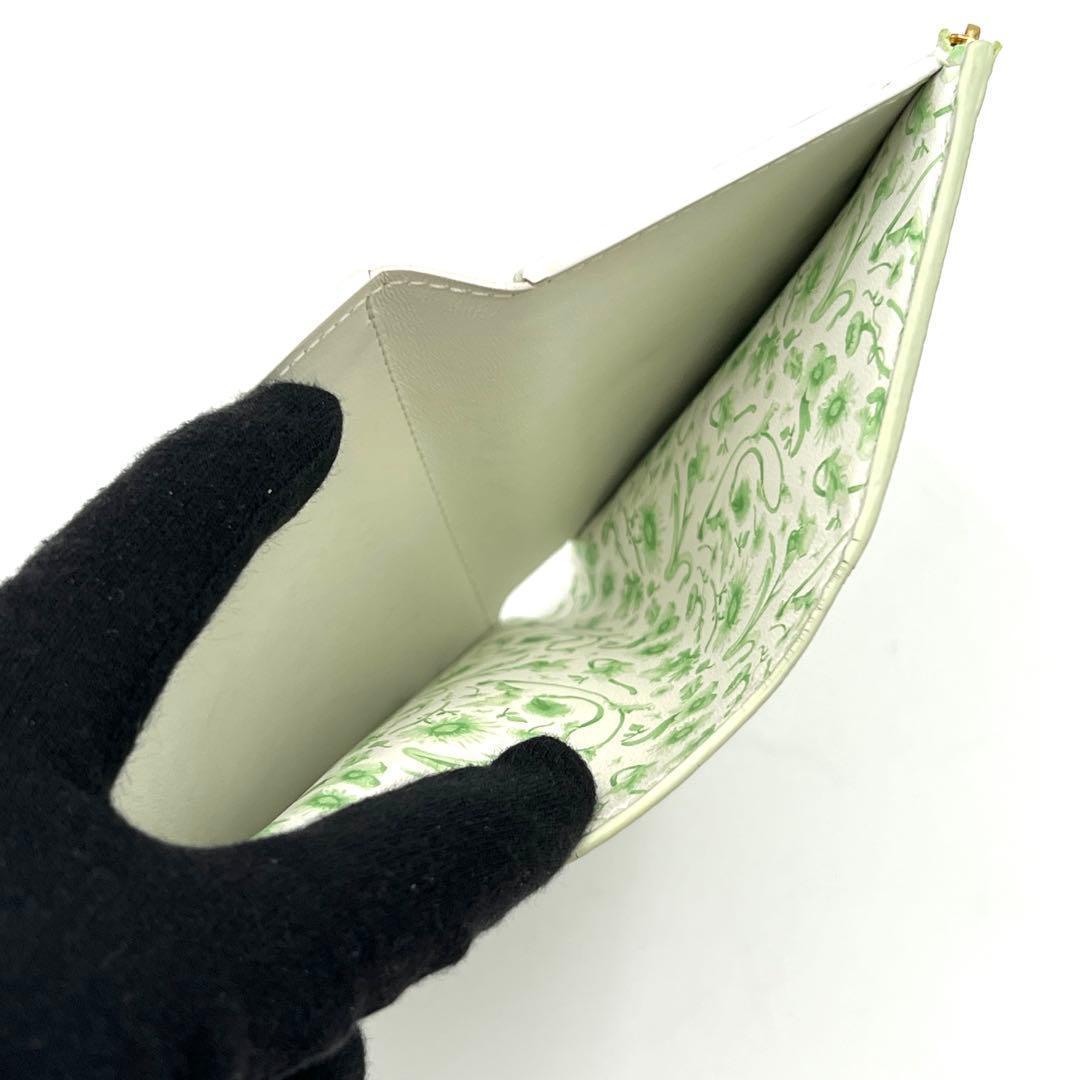 Louis Vuitton Taurillon Capucines Compact Green Trifold Wallet — view 5