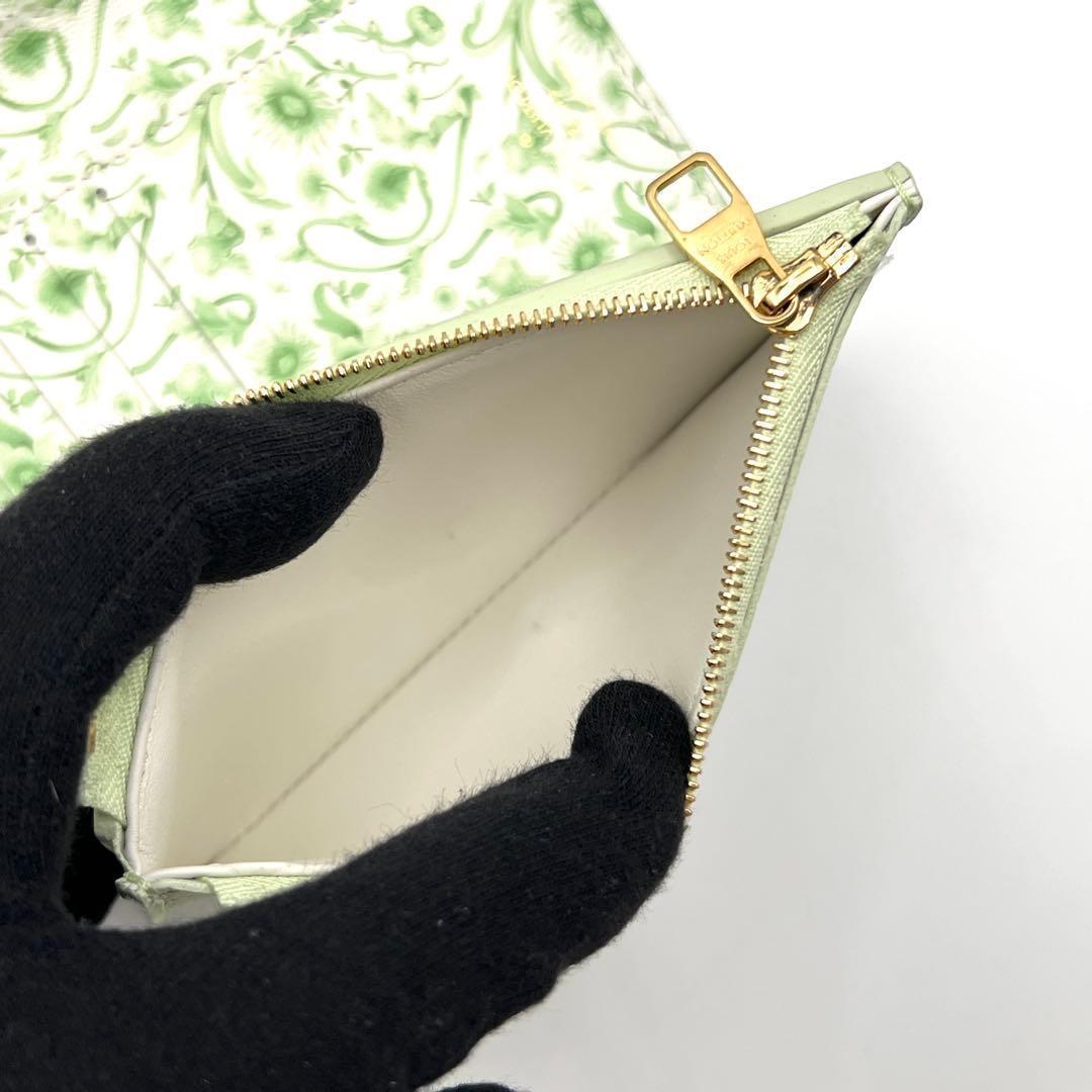 Louis Vuitton Taurillon Capucines Compact Green Trifold Wallet — view 6