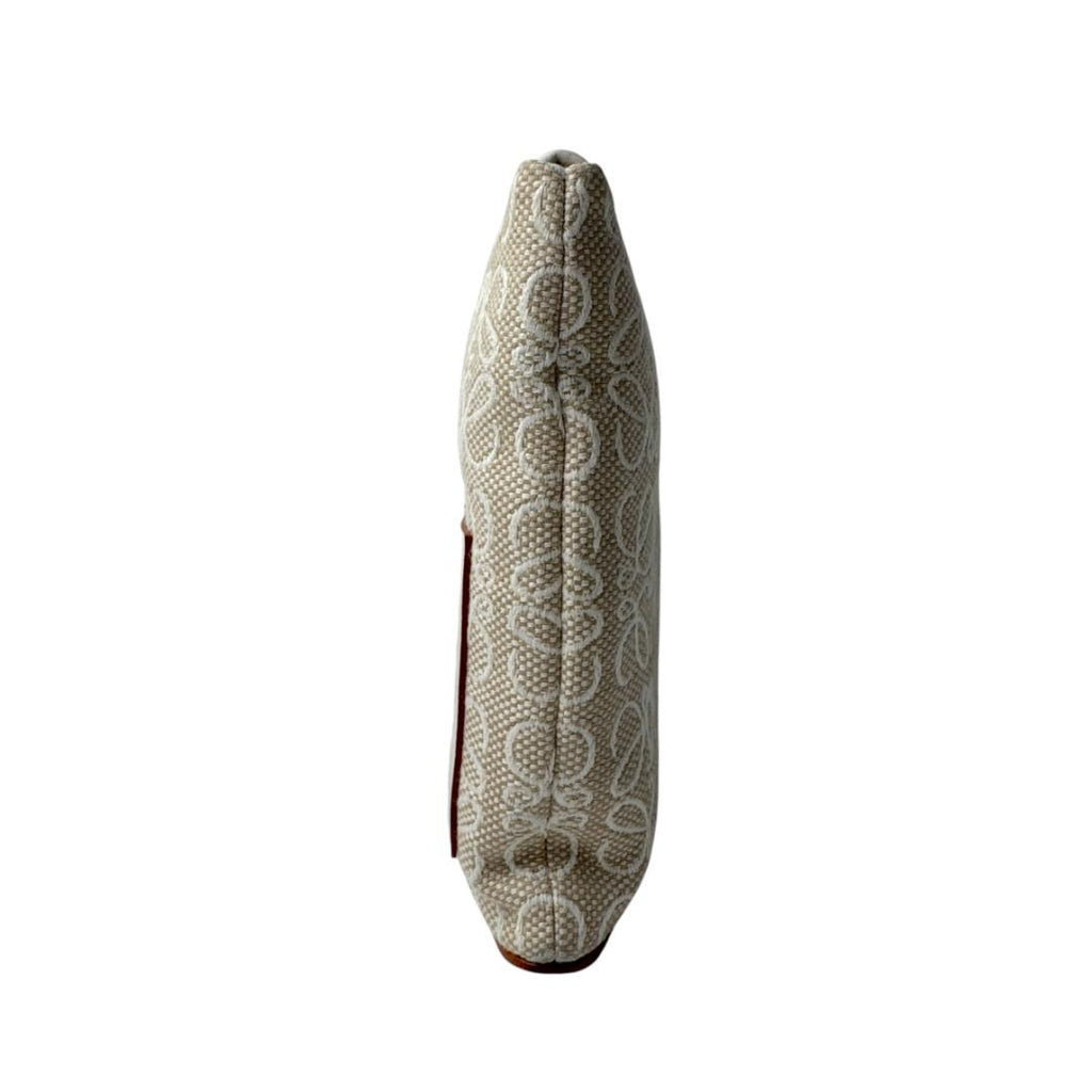 Loewe Anagram Clutch Pouch Beige White — view 5