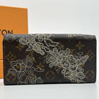 Louis Vuitton Limited Portefeuille Sarah Dantelle Flower Monogram Wallet — view 3