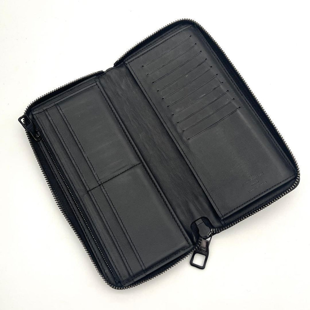 Louis Vuitton IC Yes Monogram Taurillon Zippy Vertical Wallet — view 3