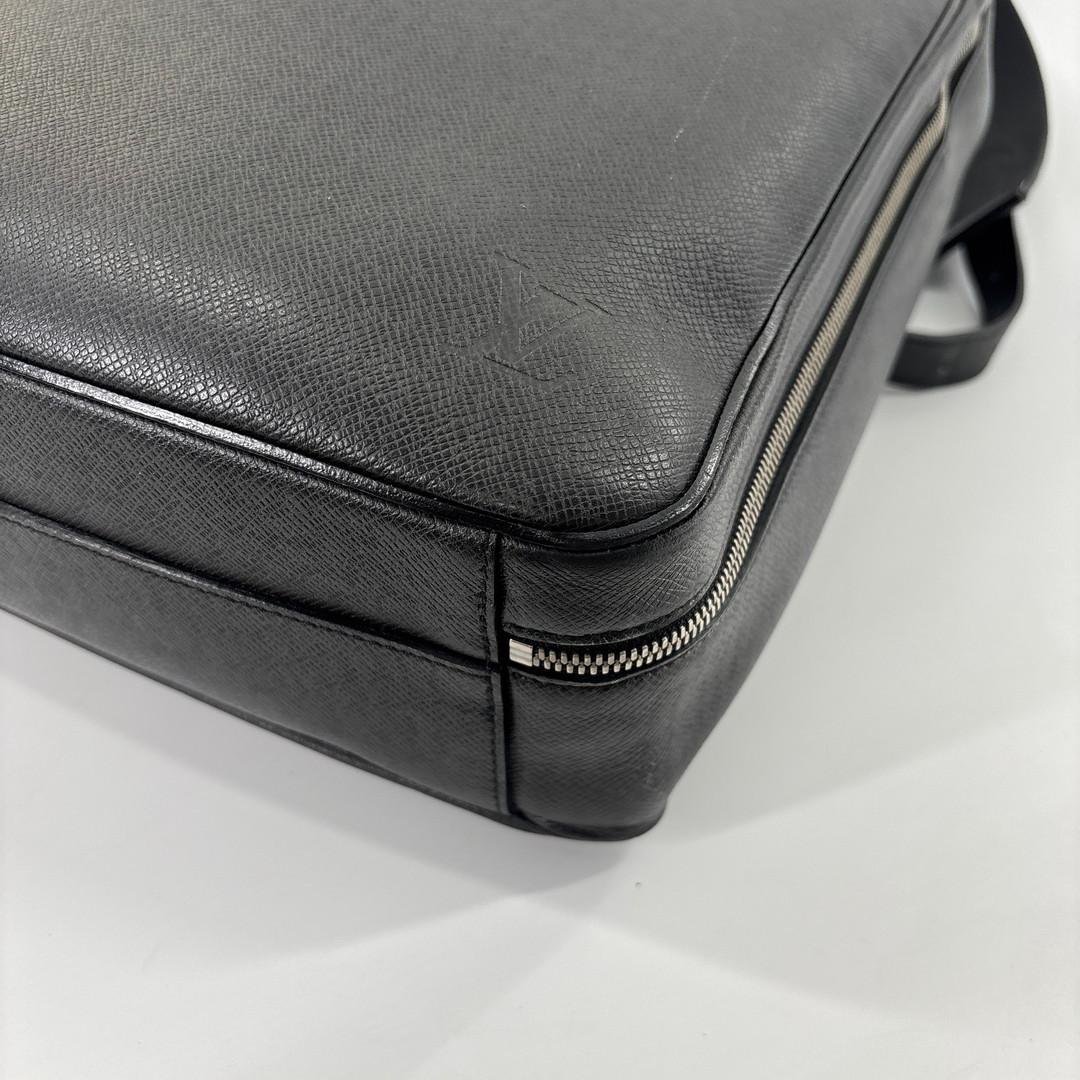 Louis Vuitton Taiga Sirius a Dos PM Black Backpack — view 8