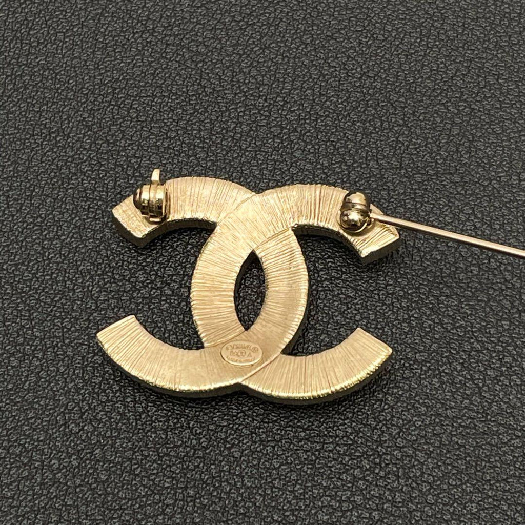 Chanel CC Logo Faux Pearl Gold Icon Brooch — view 4