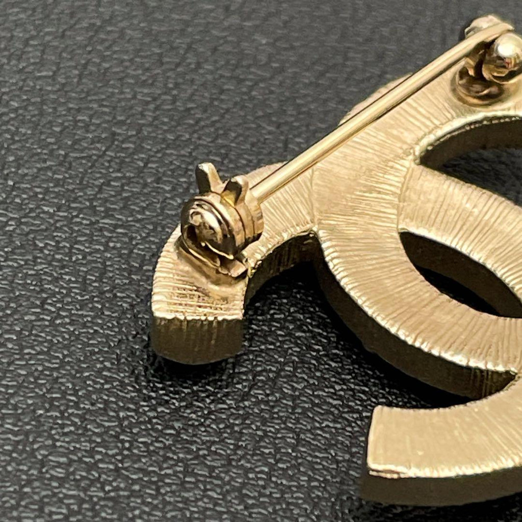 Chanel CC Logo Faux Pearl Gold Icon Brooch — view 6