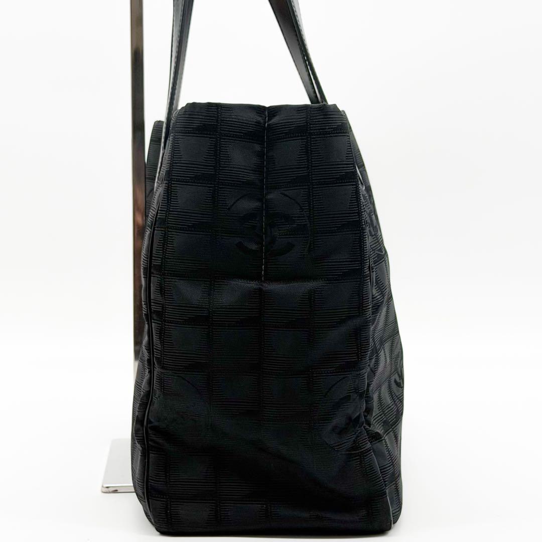 Chanel New Travel Line MM Tote Bag Nylon CC Logo — view 7