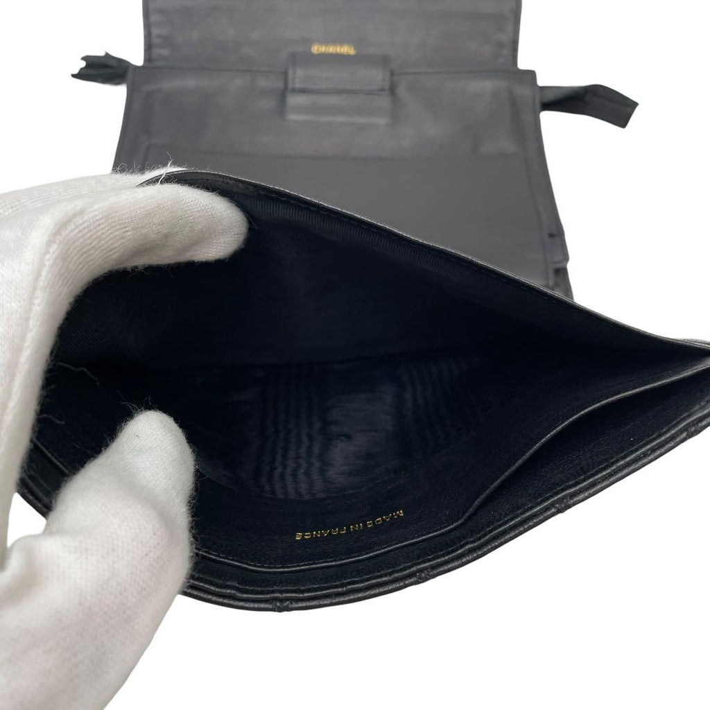 Chanel Bicolor Quilted Trifold Clutch Hand — view 7