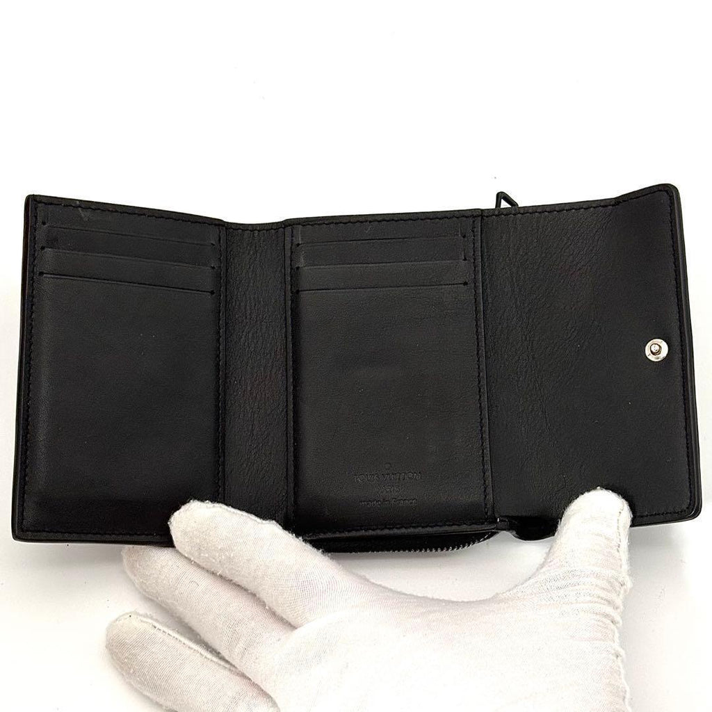 Louis Vuitton Wallet Portefeuille Pilot Monogram Taurillon — view 4