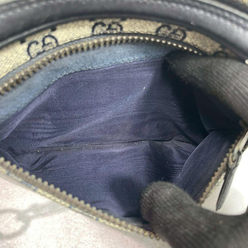 Gucci GG Shoulder Bag Navy Beige Leather Logo — view 6