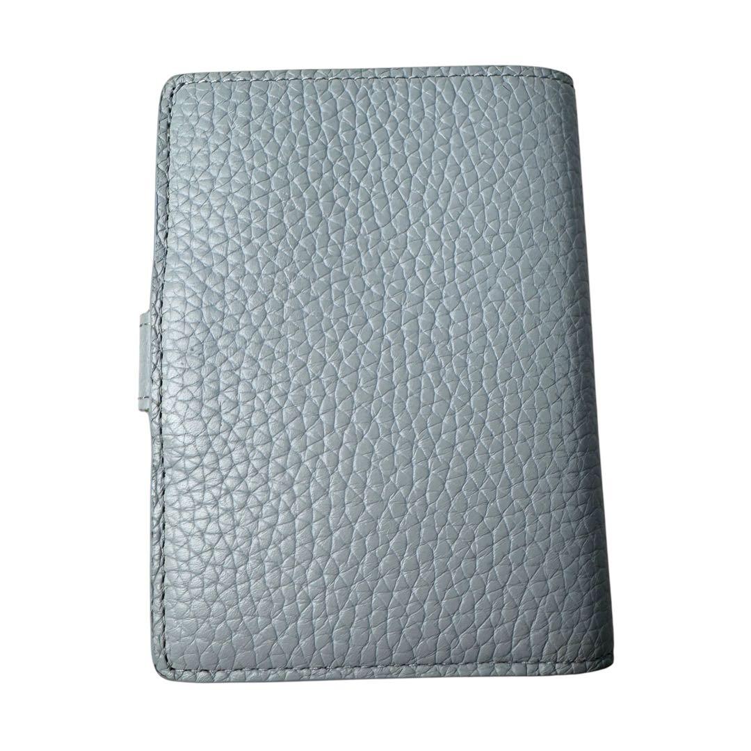Louis Vuitton Vertical Compact Wallet Capucines Bifold — view 3