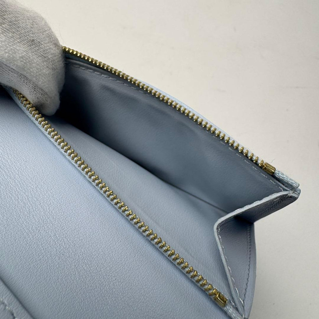Louis Vuitton Vertical Compact Wallet Capucines Bifold — view 9