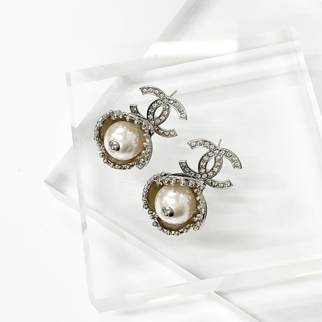 Chanel Coco Mark Rhinestone Pearl Flower Silver — view 3