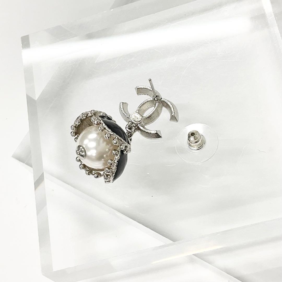 Chanel Coco Mark Rhinestone Pearl Flower Silver — view 5