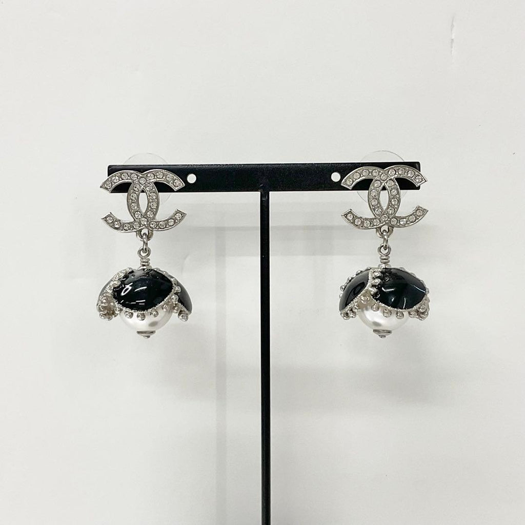 Chanel Coco Mark Rhinestone Pearl Flower Silver — view 7