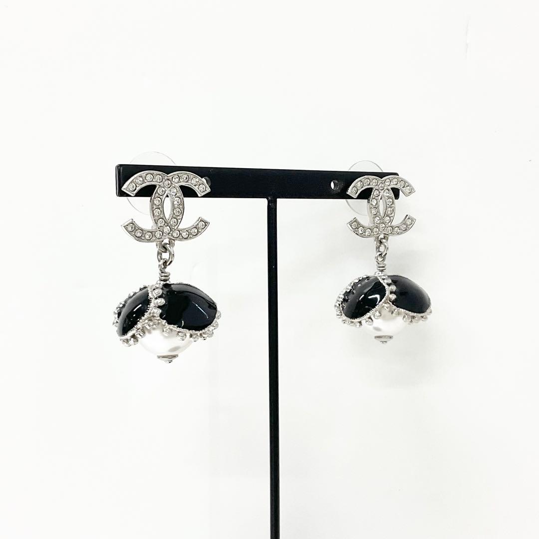 Chanel Coco Mark Rhinestone Pearl Flower Silver — view 8