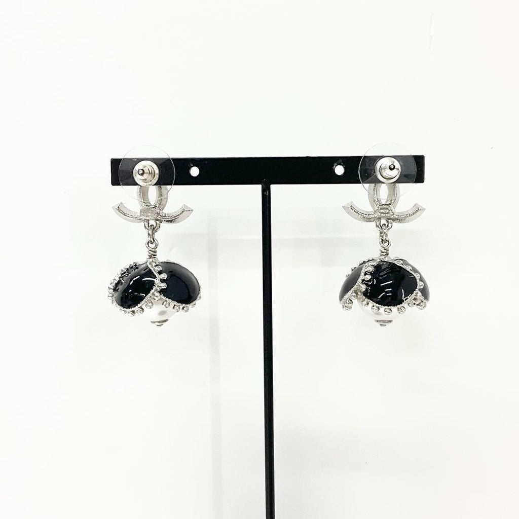 Chanel Coco Mark Rhinestone Pearl Flower Silver — view 9