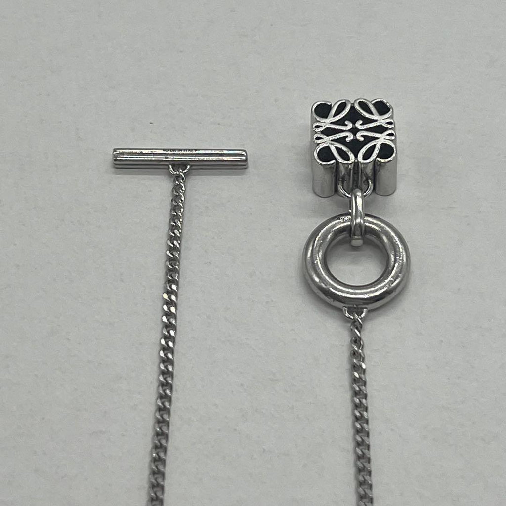 Loewe Anagram Toggle Necklace Silver — view 4