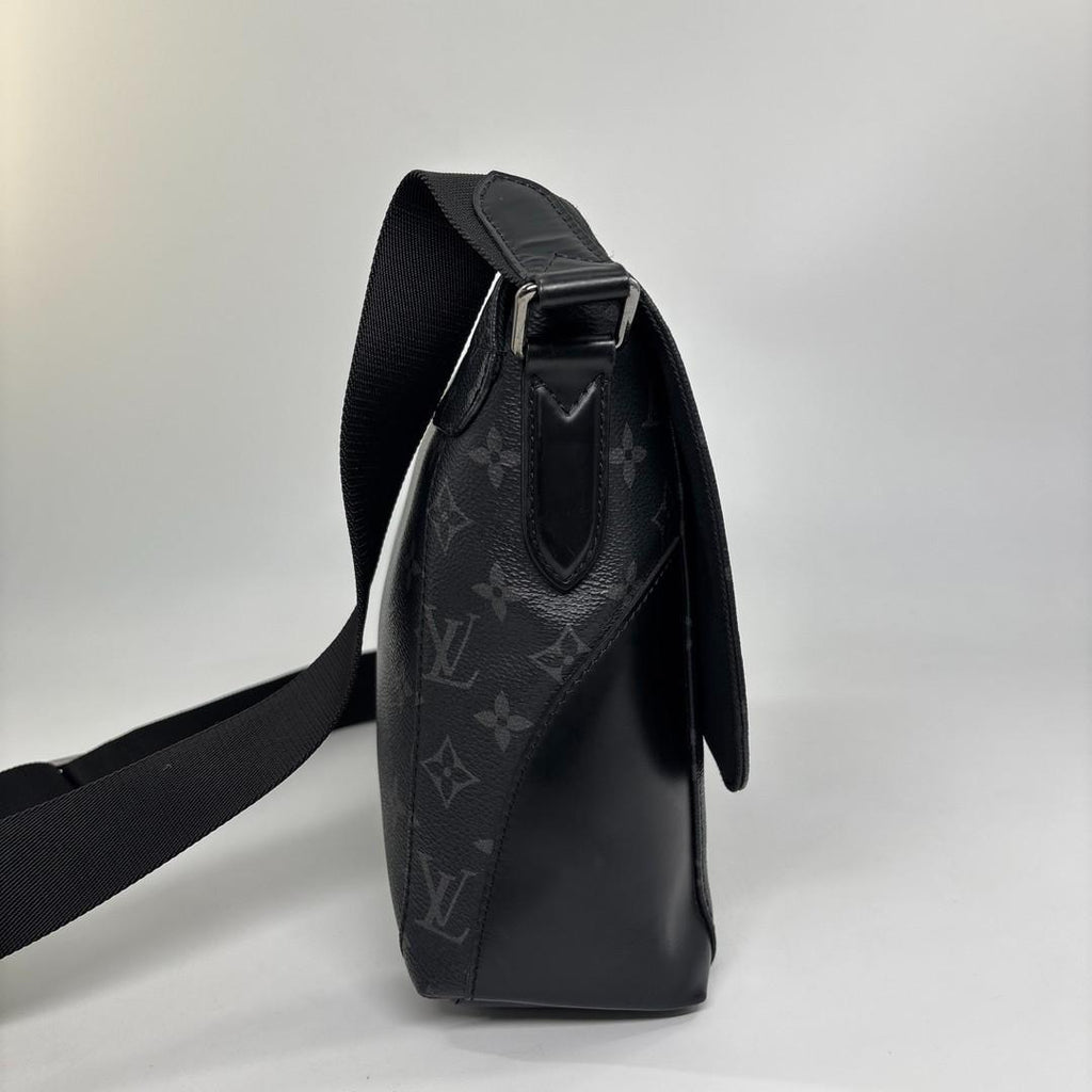 Louis Vuitton Super Monogram Eclipse Explorer PM — view 4