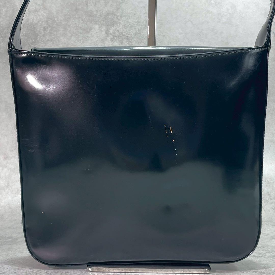 Gucci GG Shoulder Bag Patent Leather Logo Black — view 3