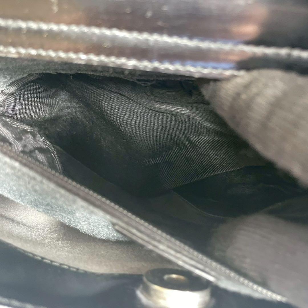 Gucci GG Shoulder Bag Patent Leather Logo Black — view 6