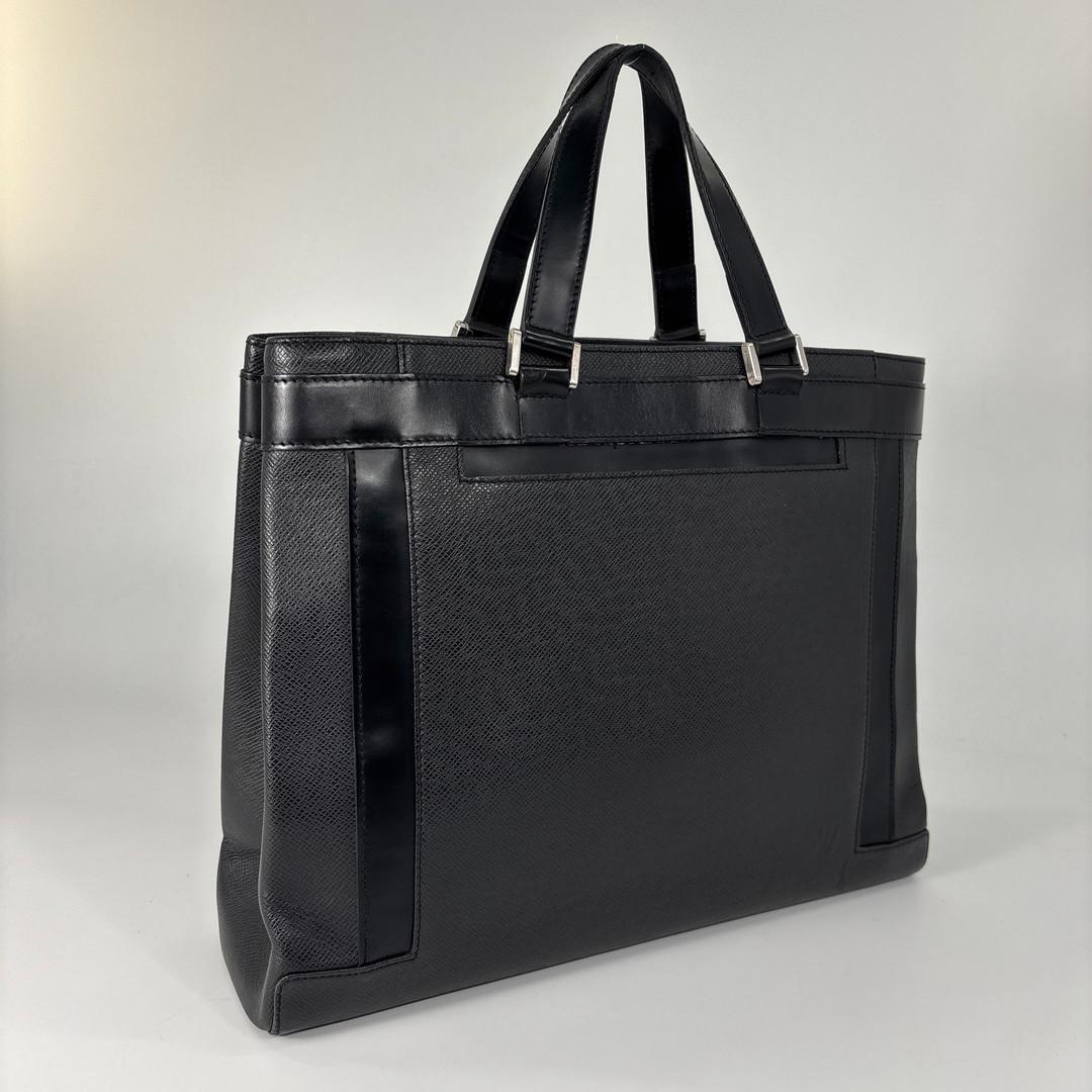 Louis Vuitton Super Taiga Kasbek PM Handbag — view 3