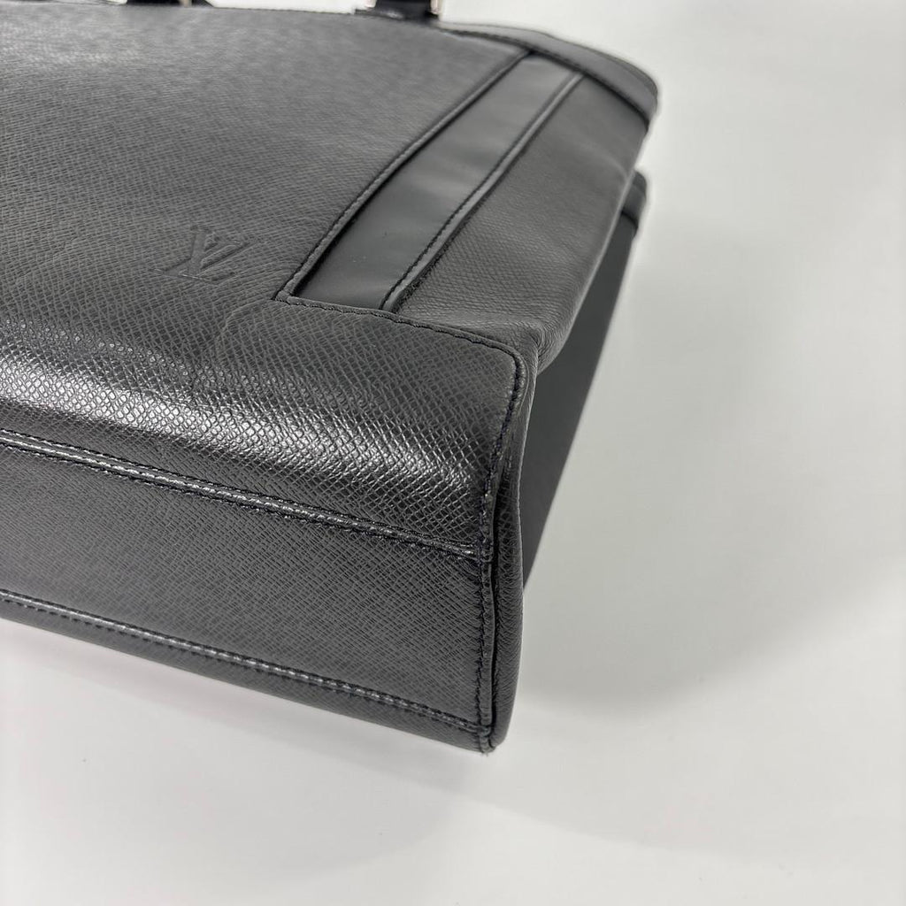 Louis Vuitton Super Taiga Kasbek PM Handbag — view 8