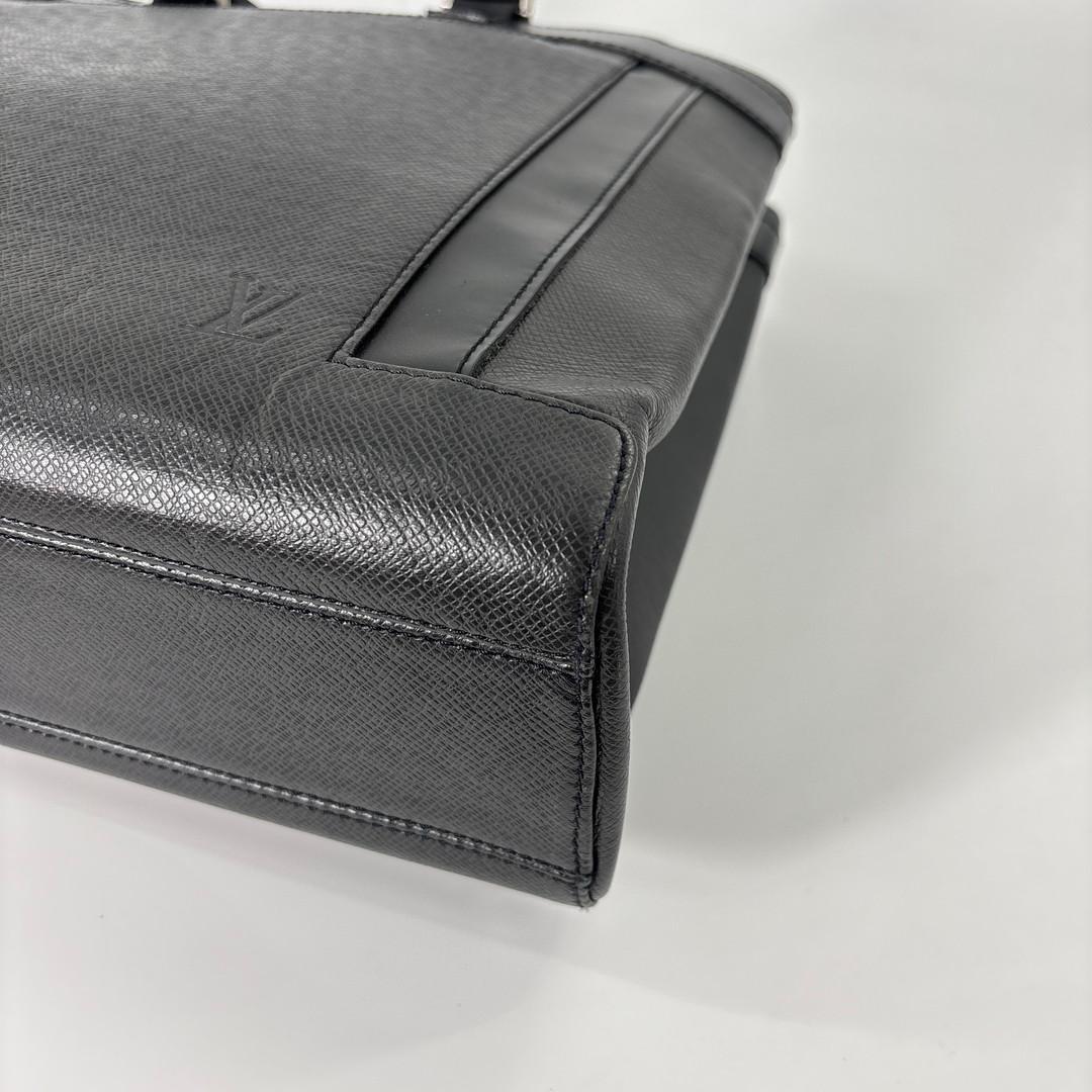 Louis Vuitton Super Taiga Kasbek PM Handbag — view 8