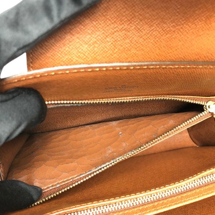Louis Vuitton Monogram Shoulder Bag Clousel — view 8