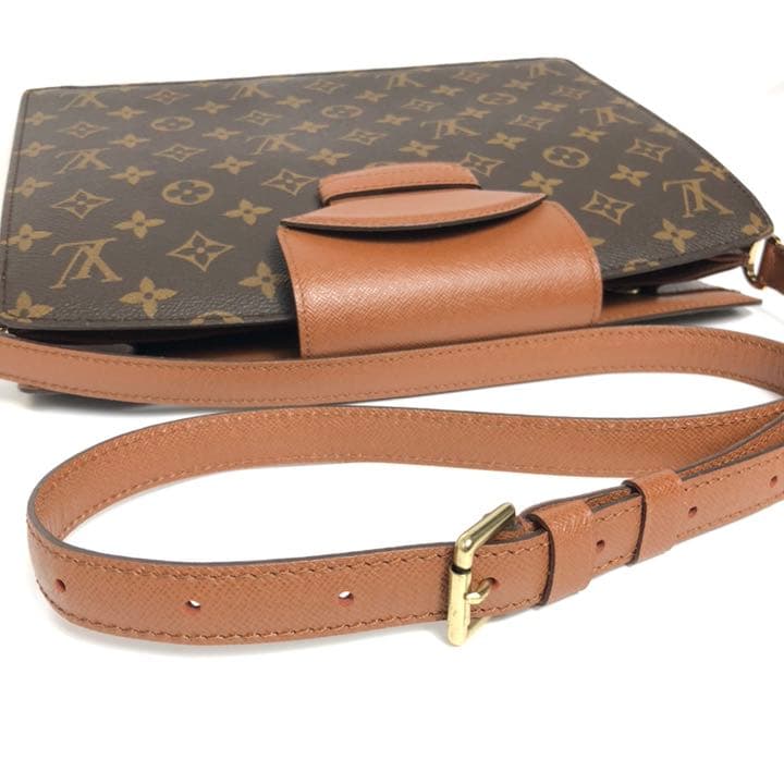 Louis Vuitton Monogram Shoulder Bag Clousel — view 9