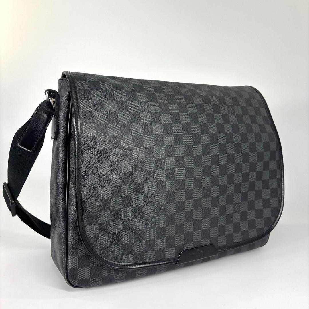 Louis Vuitton Damier Graphite Daniel GM Shoulder — view 3